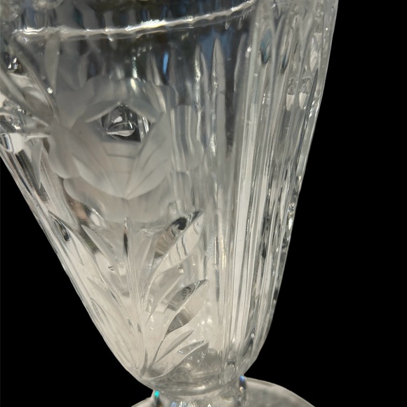 VINTAGE HEAVY CRYSTAL TALL CANDY DISH W/LID. - Picture 6 of 7